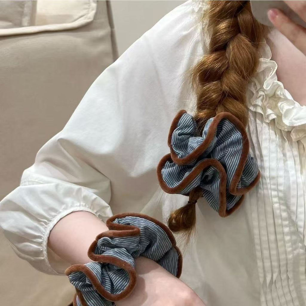 Kontrast-Scrunchie in Herbstbraun – Haargummi für Dutt und Pferdeschwanz – IGB004