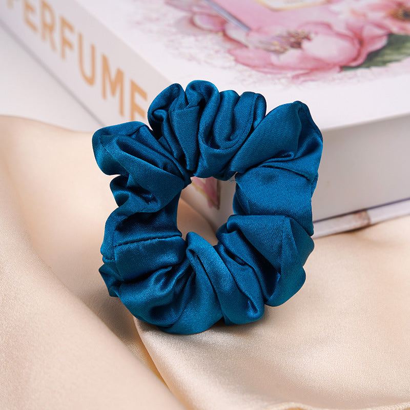 A lilac 100% silk scrunchie-12
