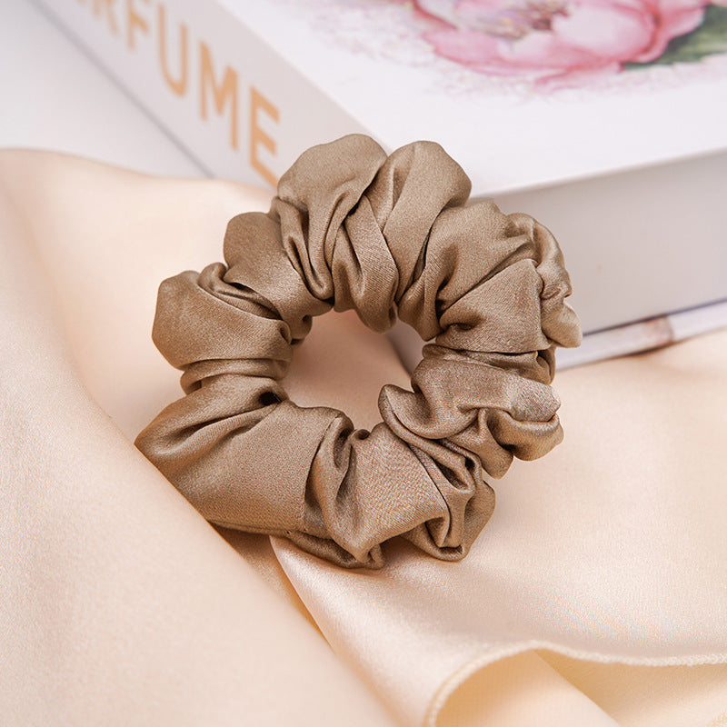 A lilac 100% silk scrunchie-21