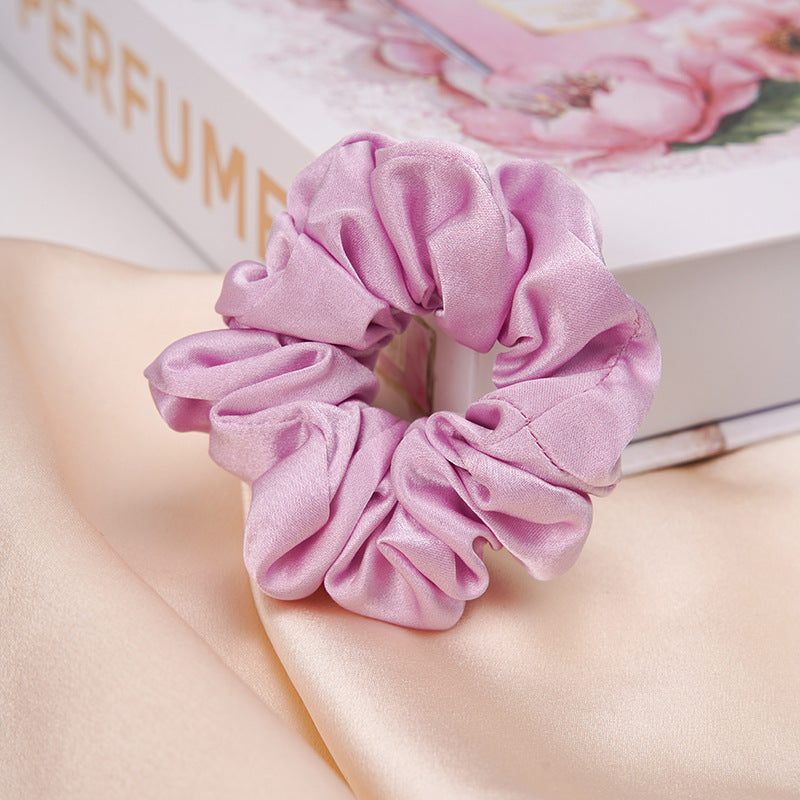 A lilac 100% silk scrunchie-16