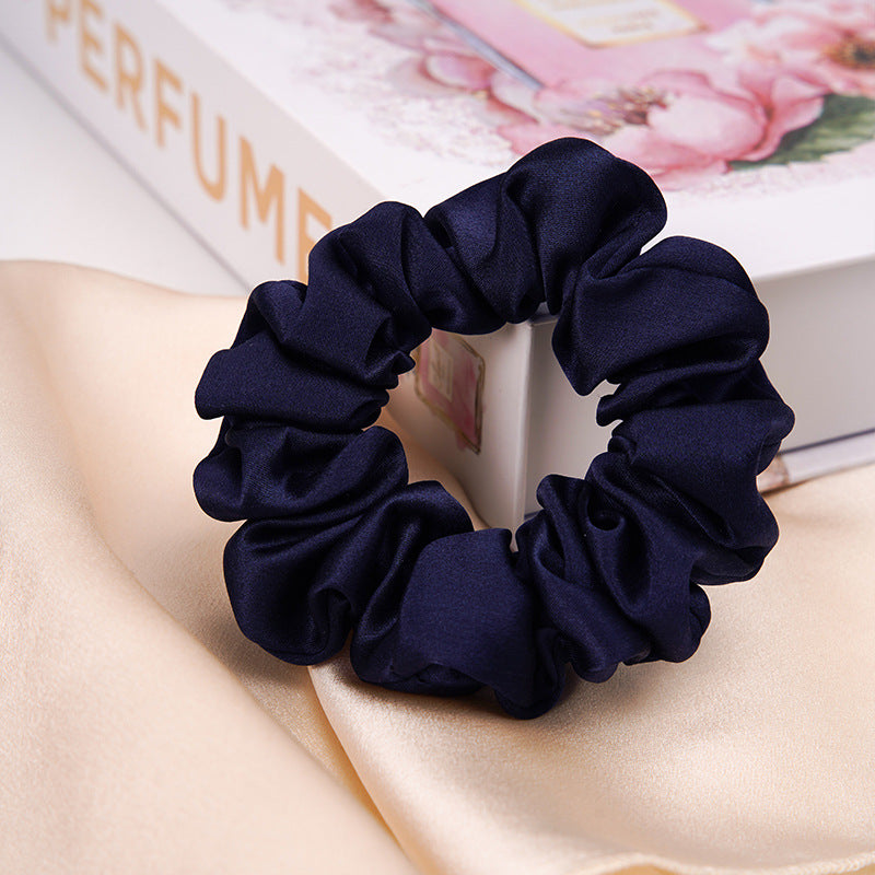 A lilac 100% silk scrunchie-18