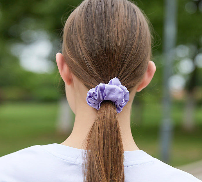 A lilac 100% silk scrunchie-3