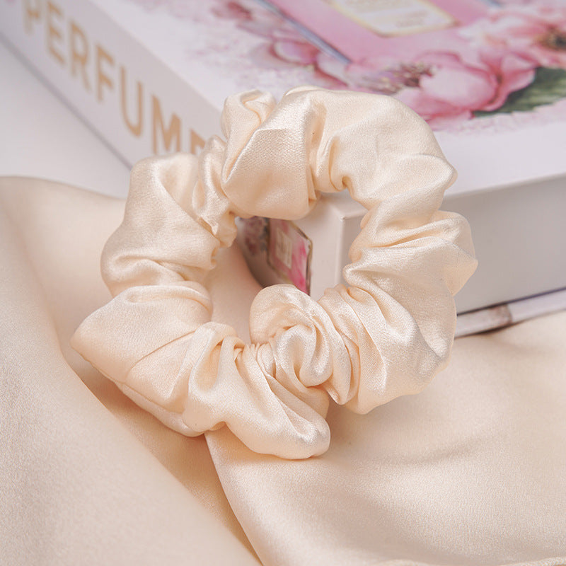 A lilac 100% silk scrunchie-22