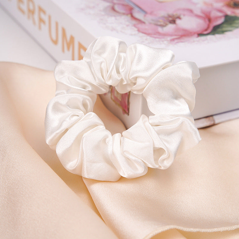 A lilac 100% silk scrunchie-17