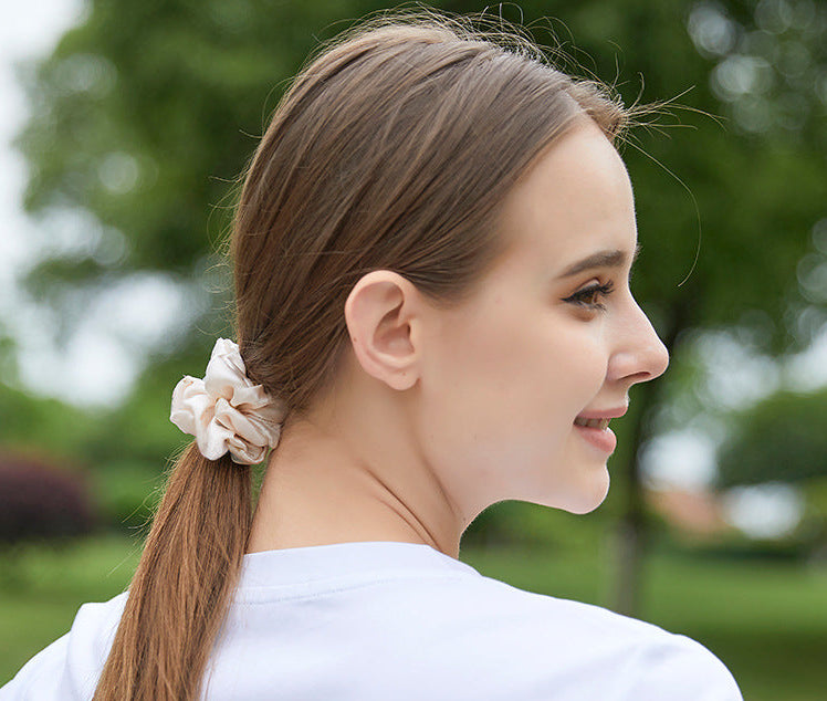 A lilac 100% silk scrunchie-2