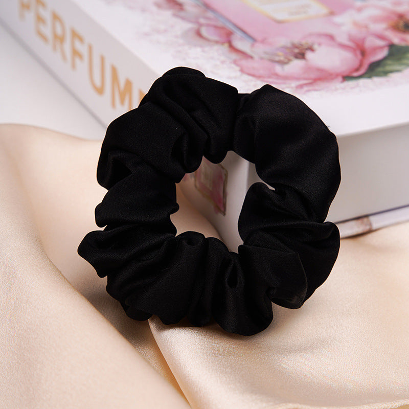 A lilac 100% silk scrunchie-9