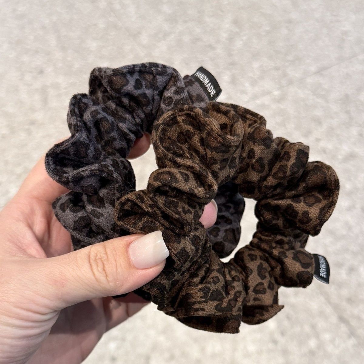 Vintage Leoparden Scrunchie – Hoher Dutt Haargummi – Video Gleicher Stil IG010
