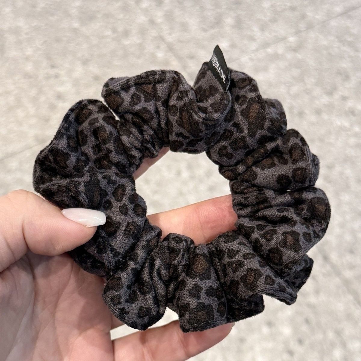 Vintage Leoparden Scrunchie – Hoher Dutt Haargummi – Video Gleicher Stil IG010
