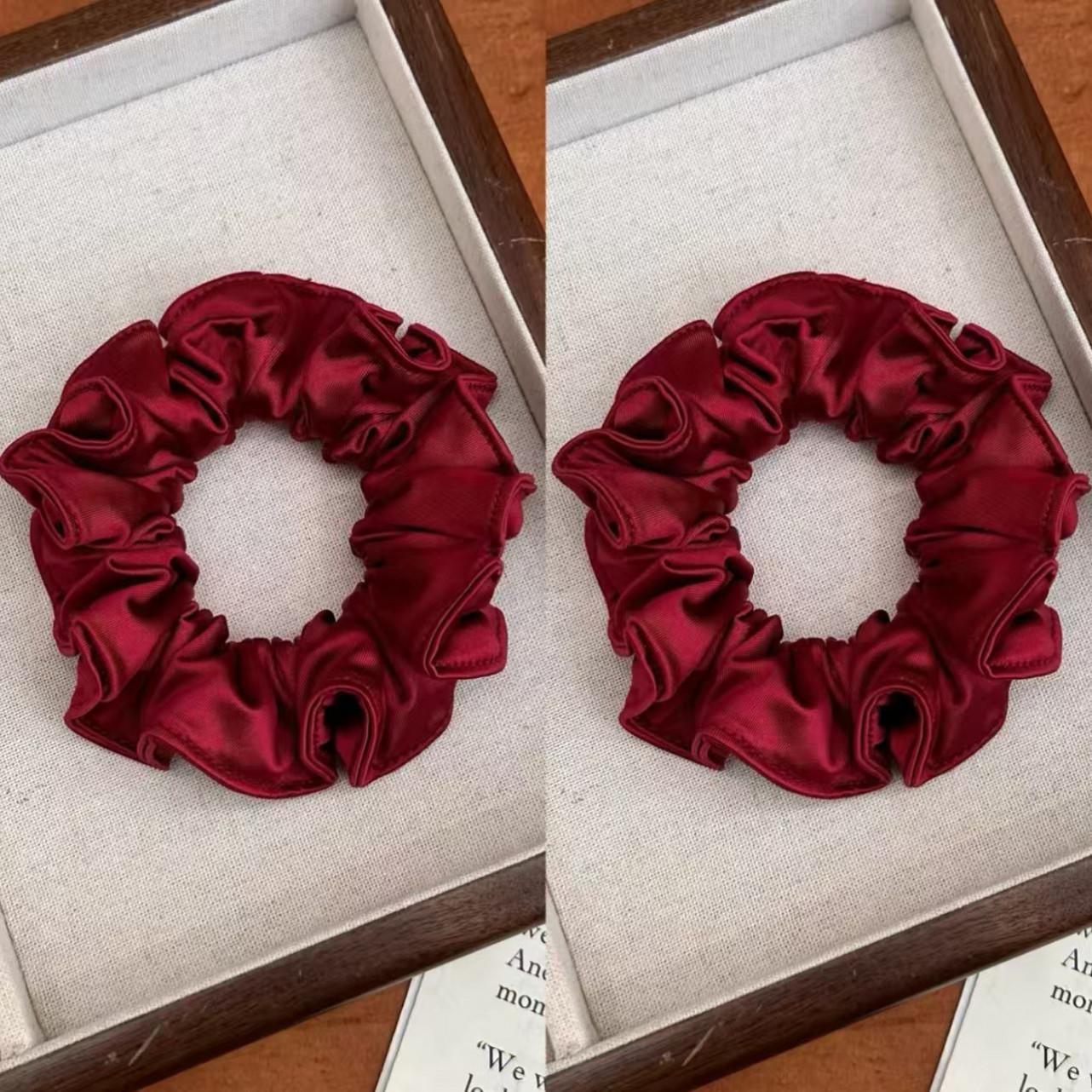 Satin-Schleifen-Scrunchie – Schwarzes Zopfgummi - IG039