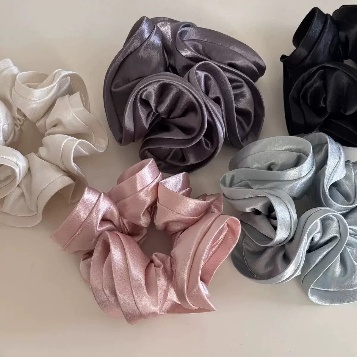Französischer Satin-Haargummi – 10-Sekunden-Dutt-Bindung – IGB027