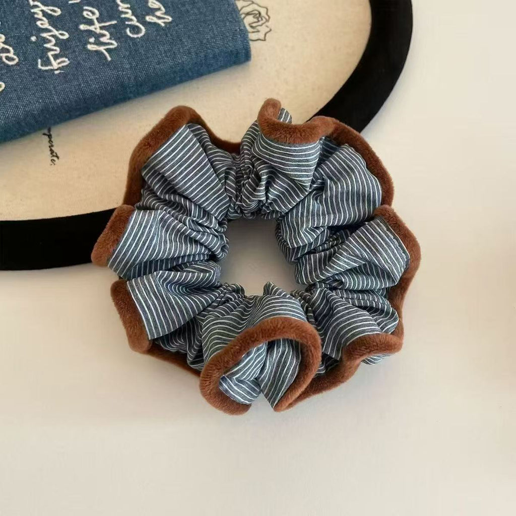 Kontrast-Scrunchie in Herbstbraun – Haargummi für Dutt und Pferdeschwanz – IGB004